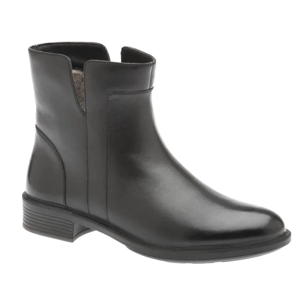 Umberto Raffini black leather Trina ankle boots Size‎ 39/8.5 B20
